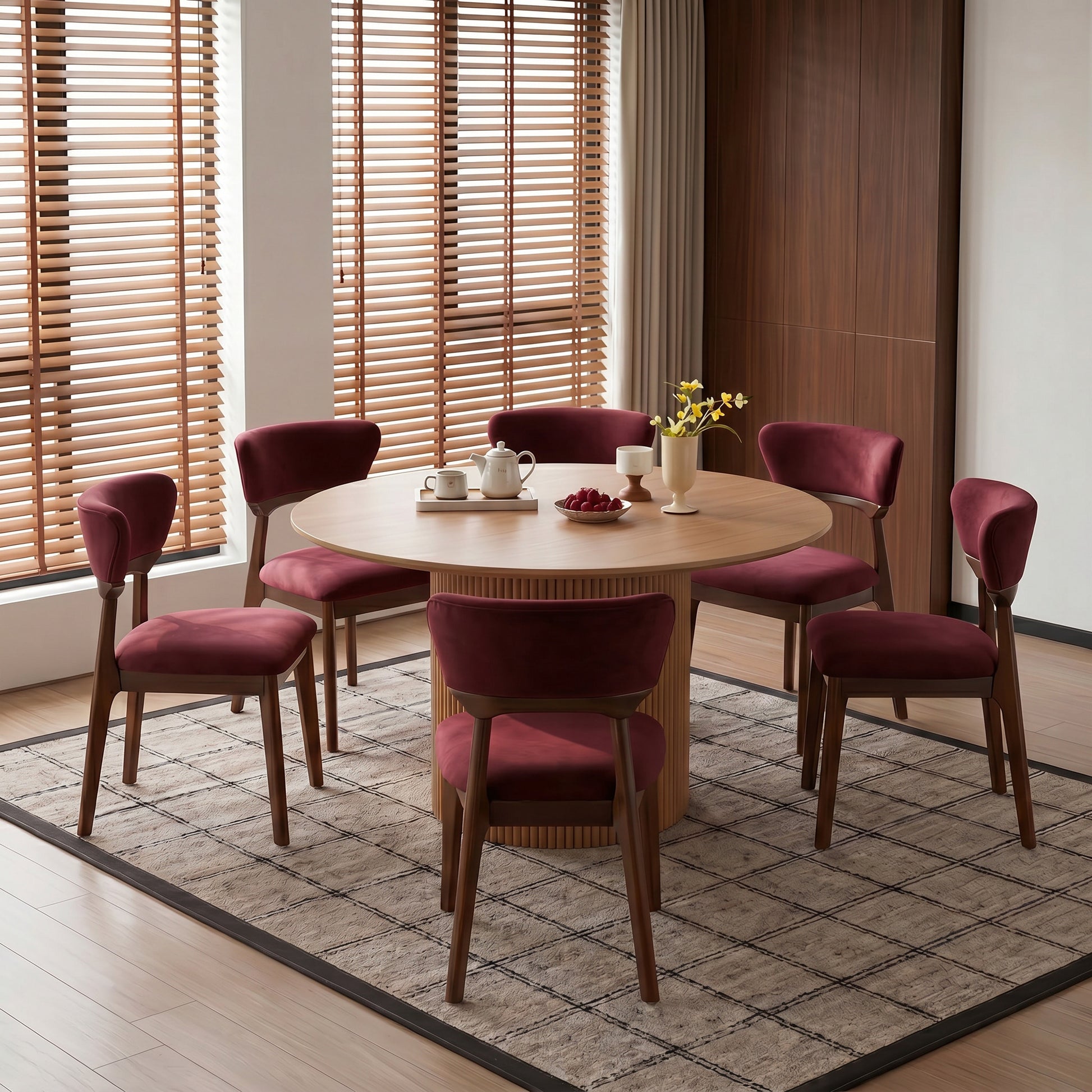 SEYNAR Modern Velvet Dining Chairs with Solid Wood Legs Set of 2/4/6