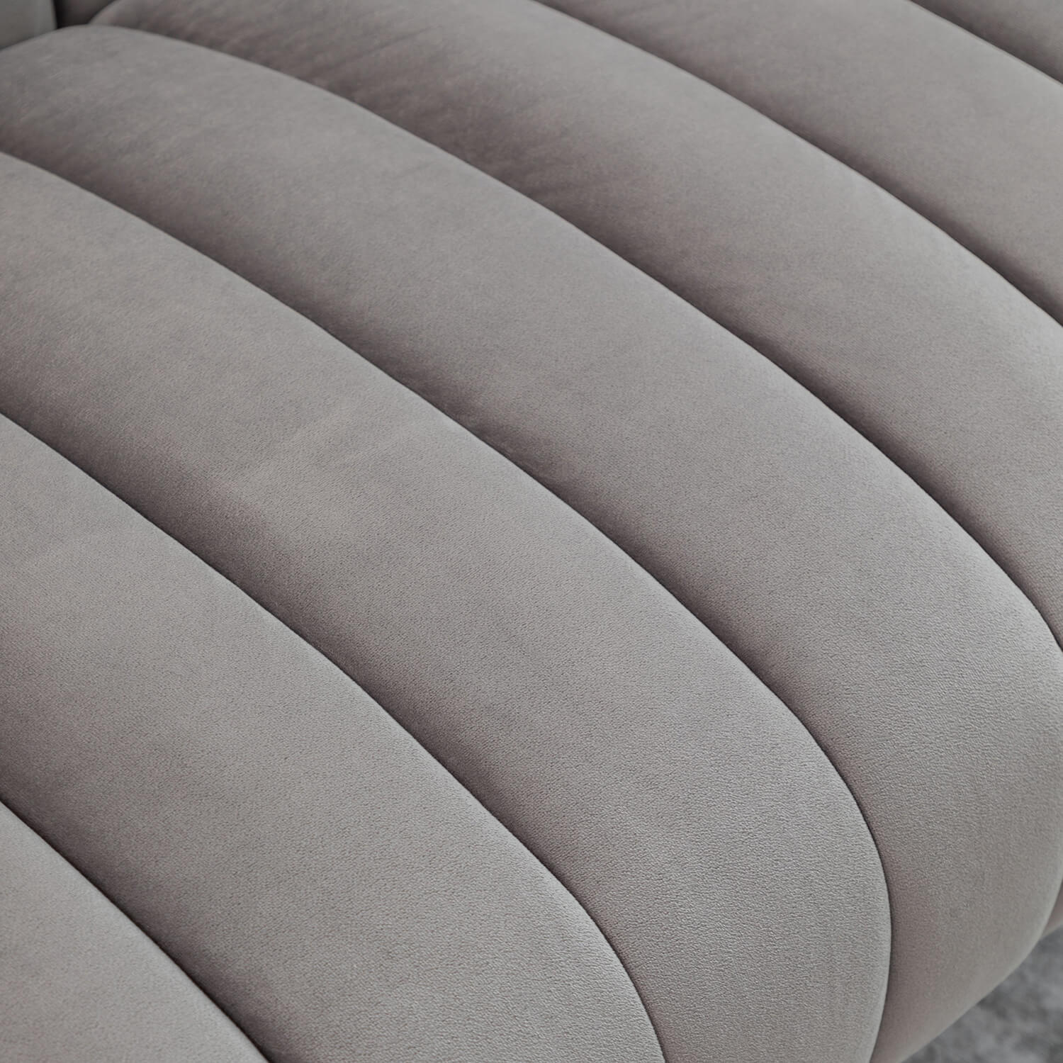 SEYNAR Modern Glam Comfy 50" Metal Legs Curved Sofa 2 Seaters Loveseat with Tufted Back